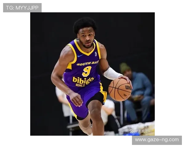 NBA季后赛焦点对决：詹姆斯再度带领湖人冲击总冠军，勇士挑战卫冕之路